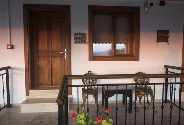 Ephesus Hillside - Görsel 3