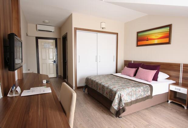 Crystal Aura Beach Resort Spa - Görsel 3