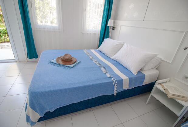 Blue White Hotel - Görsel 12