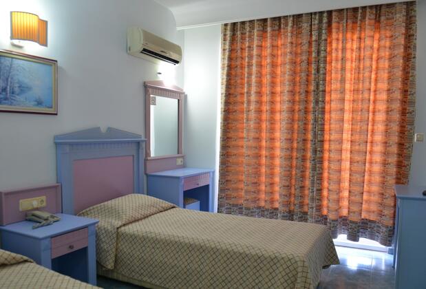 Holiday Line Beach Hotel - Görsel 9