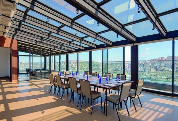 Mövenpick İstanbul Hotel Golden Horn - Görsel 18