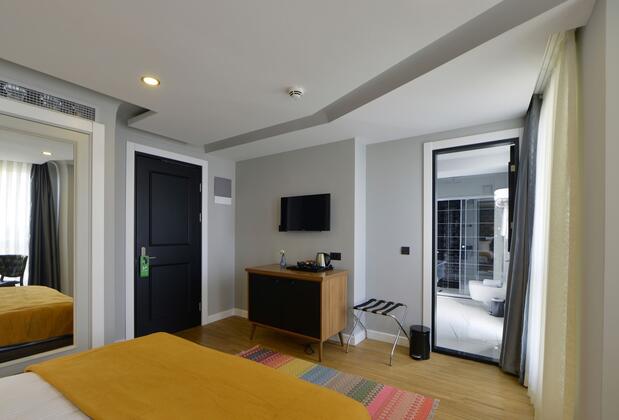 Hotel Poem - Görsel 21