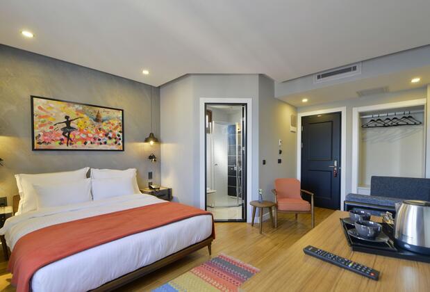 Hotel Poem - Görsel 17