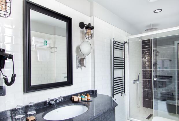 Hotel Poem - Görsel 23