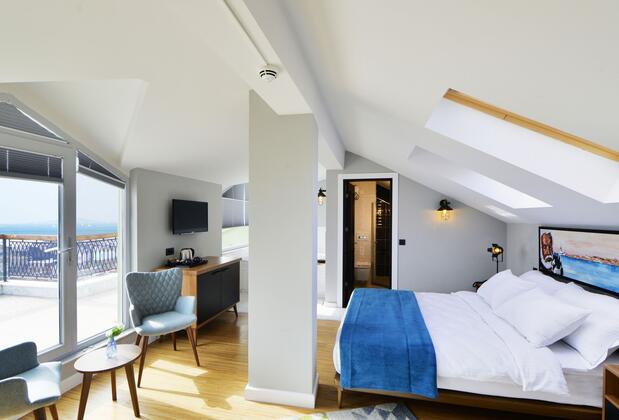 Hotel Poem - Görsel 15