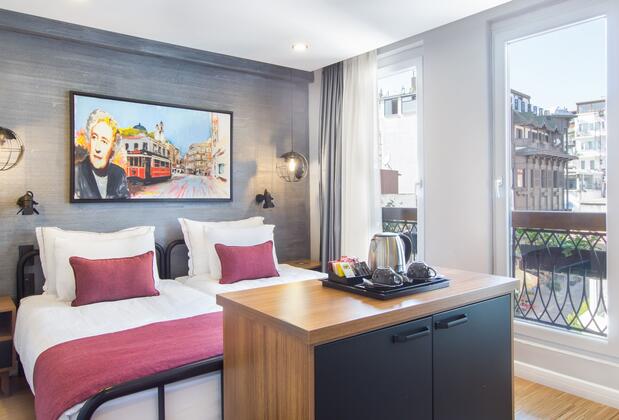 Hotel Poem - Görsel 18