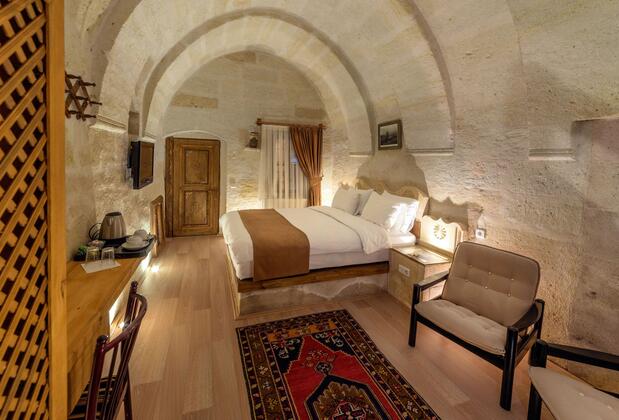 In Stone House - Görsel 13