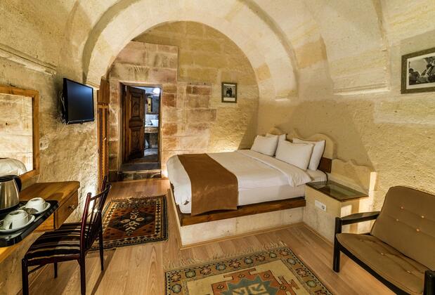 In Stone House - Görsel 15