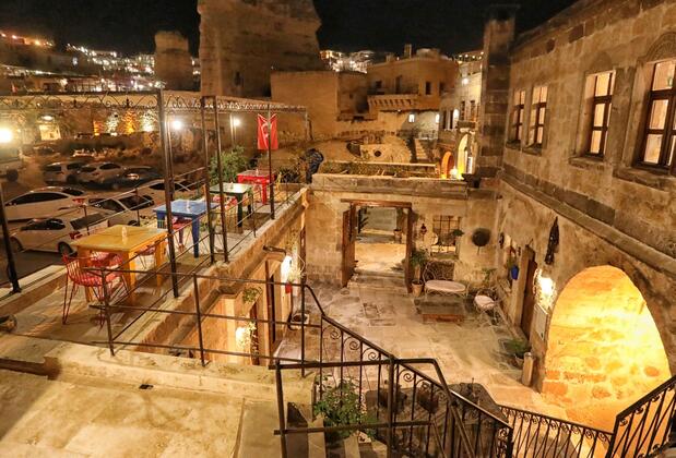 The Dorm Cave by Travellers - Görsel 5