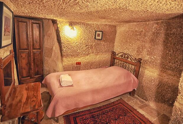 The Dorm Cave by Travellers - Görsel 6