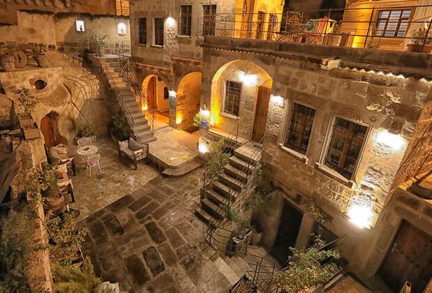 The Dorm Cave by Travellers - Görsel 3