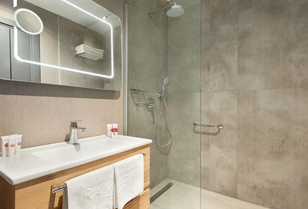 Ramada by Wyndham Tire - Görsel 19