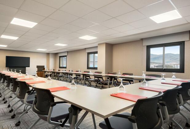 Ramada by Wyndham Tire - Görsel 31