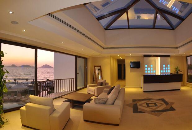 Small Beach Hotel - Görsel 11