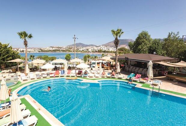 Tropicana Beach Hotel - Görsel 5