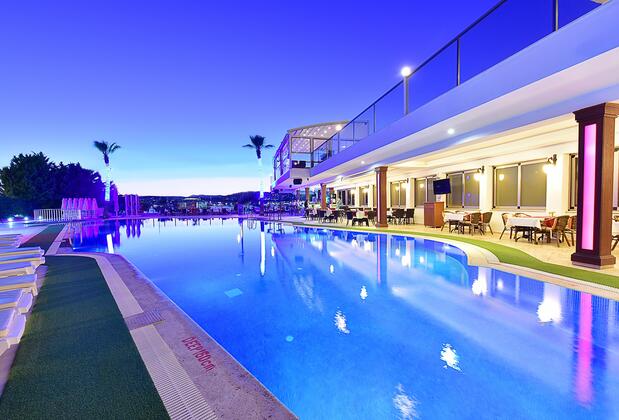 Tropicana Beach Hotel - Görsel 8