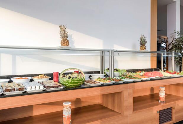 Villa Zurich Hotel - Görsel 9