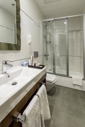 Ramada Otel & Suites By Wyndham İstanbul - Ataköy - Görsel 18