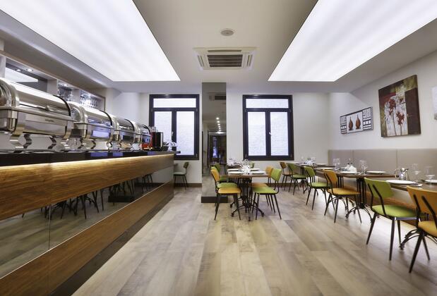 The White Orient Hotel - Görsel 3