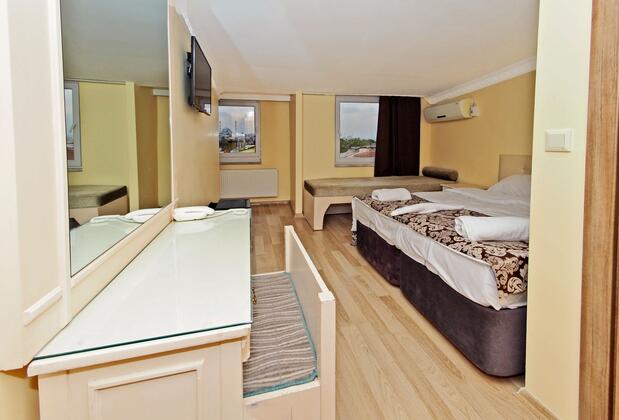 The Queen Hotel - Görsel 17