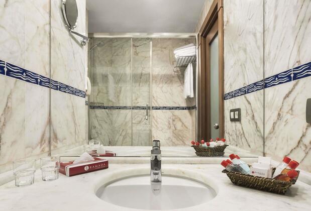 Ramada by Wyndham İstanbul Taksim - Görsel 37