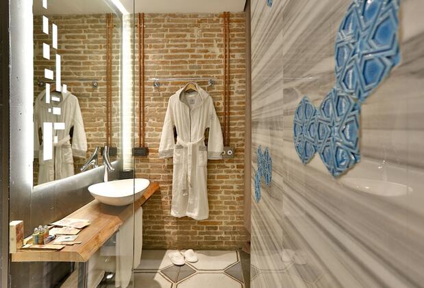 Ikonik The Public - Görsel 30