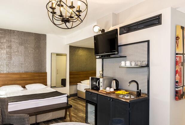 B Guest Hotel - Görsel 14