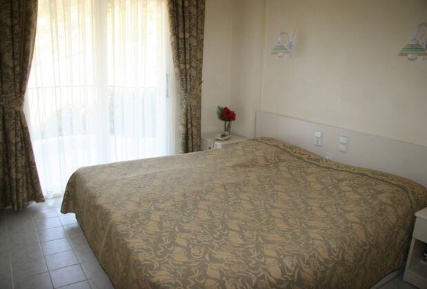 Life Apart - Görsel 8