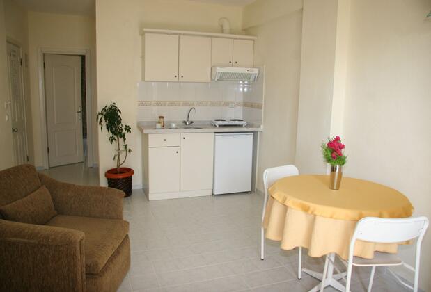 Life Apart - Görsel 2