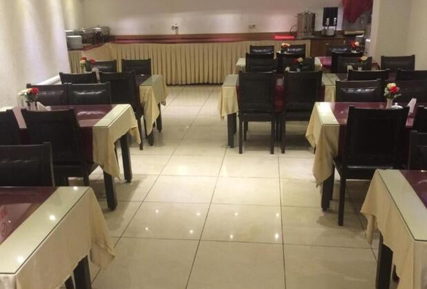 Red White Hotel - Görsel 16