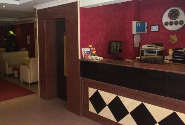 Red White Hotel - Görsel 5