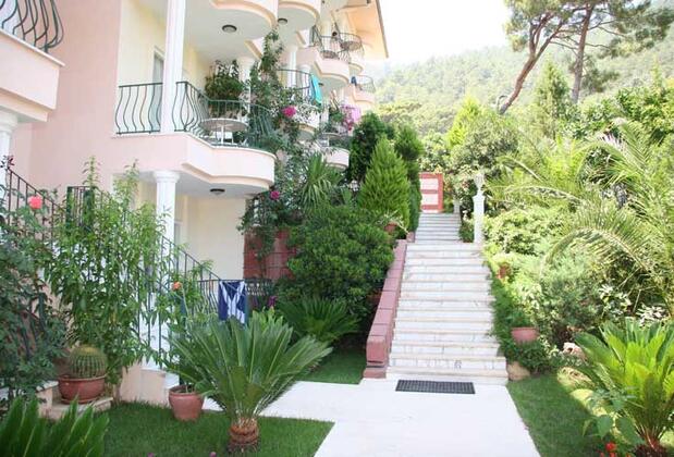 Life Apart - Görsel 6