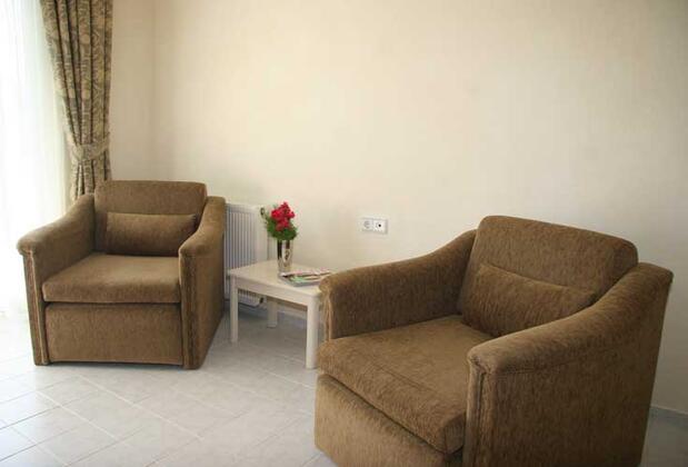 Life Apart - Görsel 3