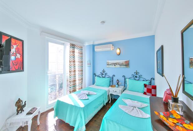 White House Pansiyon by Orcholiday - Görsel 13