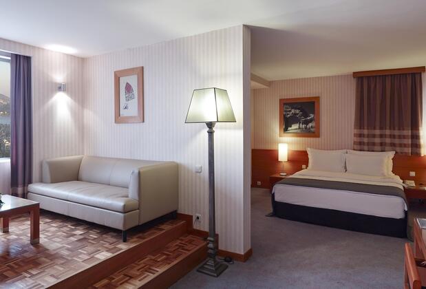 Mövenpick Hotel Istanbul Bosphorus - Görsel 24