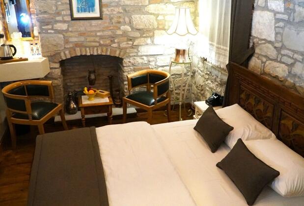 1870's Taş Konak Otel Garden - Görsel 6