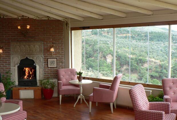 Pinecone Boutique Hotel - Görsel 11