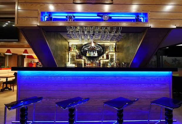 End Glory Hotel - Görsel 16