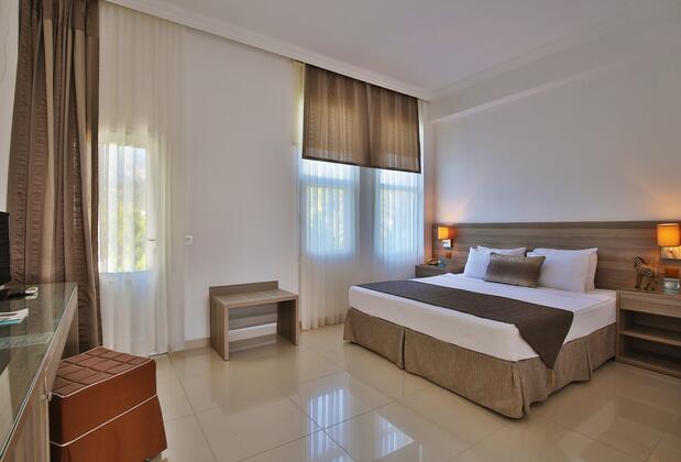 Palm Bay Beach Hotel - Görsel 17