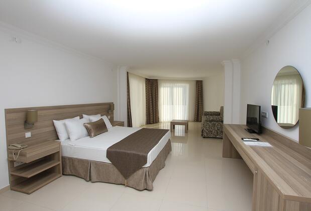 Palm Bay Beach Hotel - Görsel 18