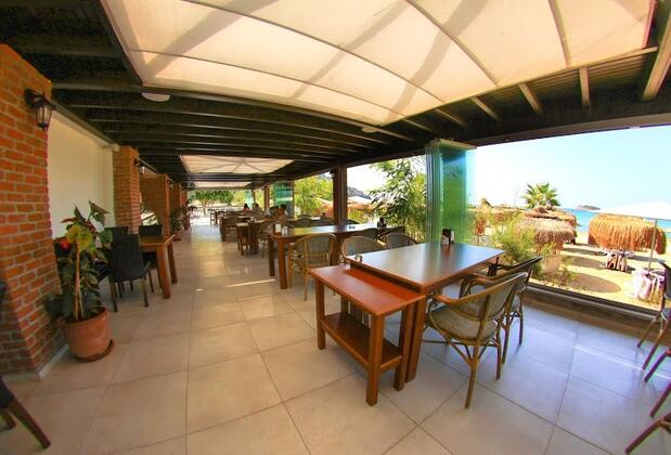 Palm Bay Beach Hotel - Görsel 8