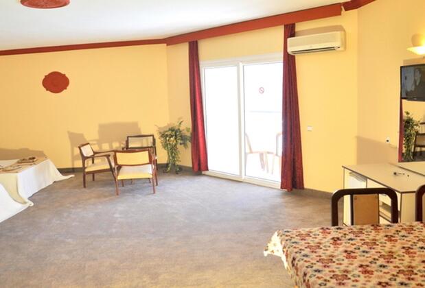 Musti's Royal Plaza Hotel - Görsel 10