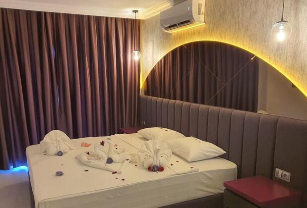 Karikatur Bi Hotel - Görsel 12