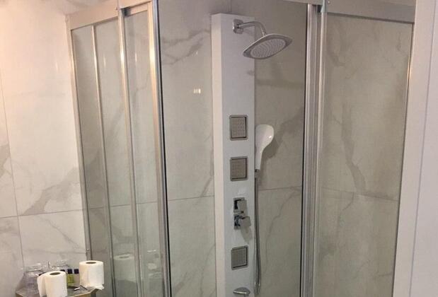 Karikatur Bi Hotel - Görsel 17