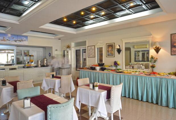 Chateau De Ville Hotel - Görsel 10