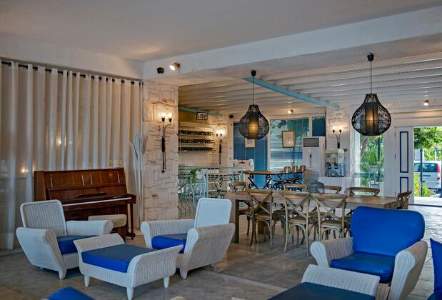 Charm Beach Hotel - Görsel 9