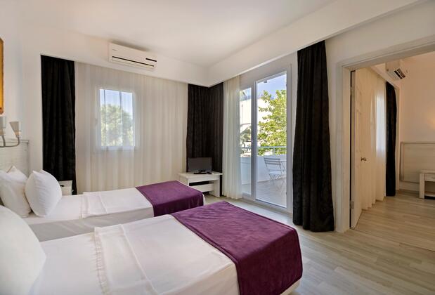 Charm Beach Hotel - Görsel 13