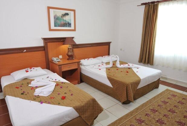 Larissa Hill Beach - Görsel 3