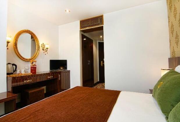 S White Hotel - Görsel 21