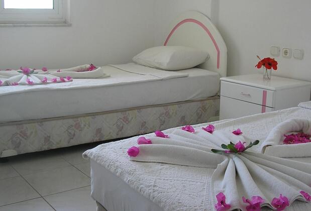 Family Apart - Görsel 34